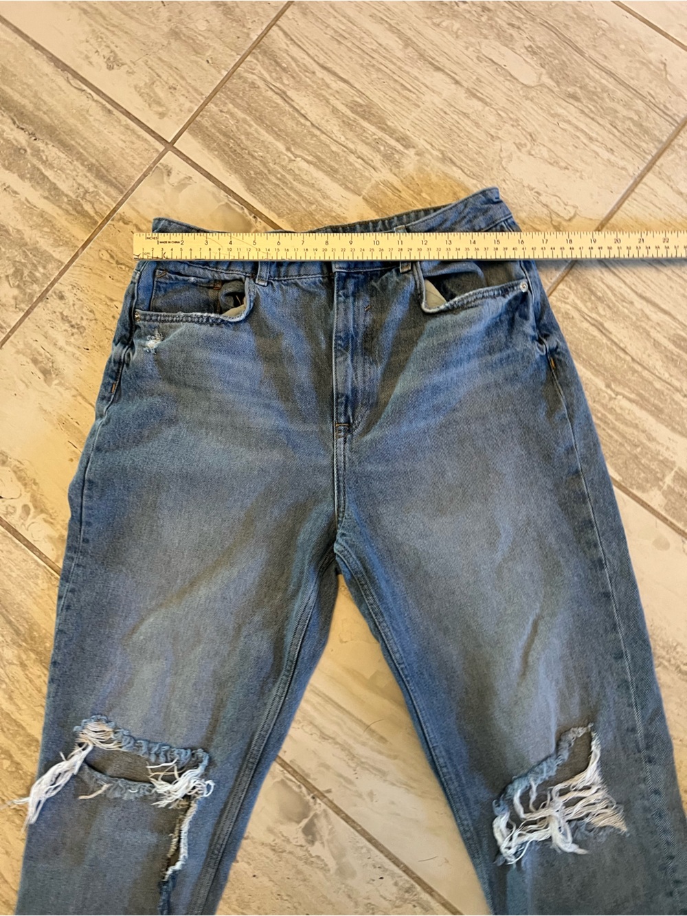 Zara High Rise Distressed Straight Leg Jeans Size 12 Light Wash - Picture 8 of 9